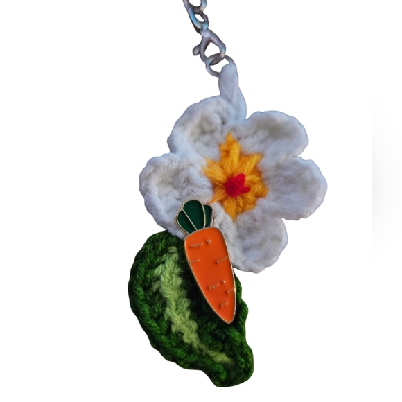 Handmade Keychain Crochet Flower Carrot  Enamel Pin White Zipper Pull Accessory - Picture 3 of 17